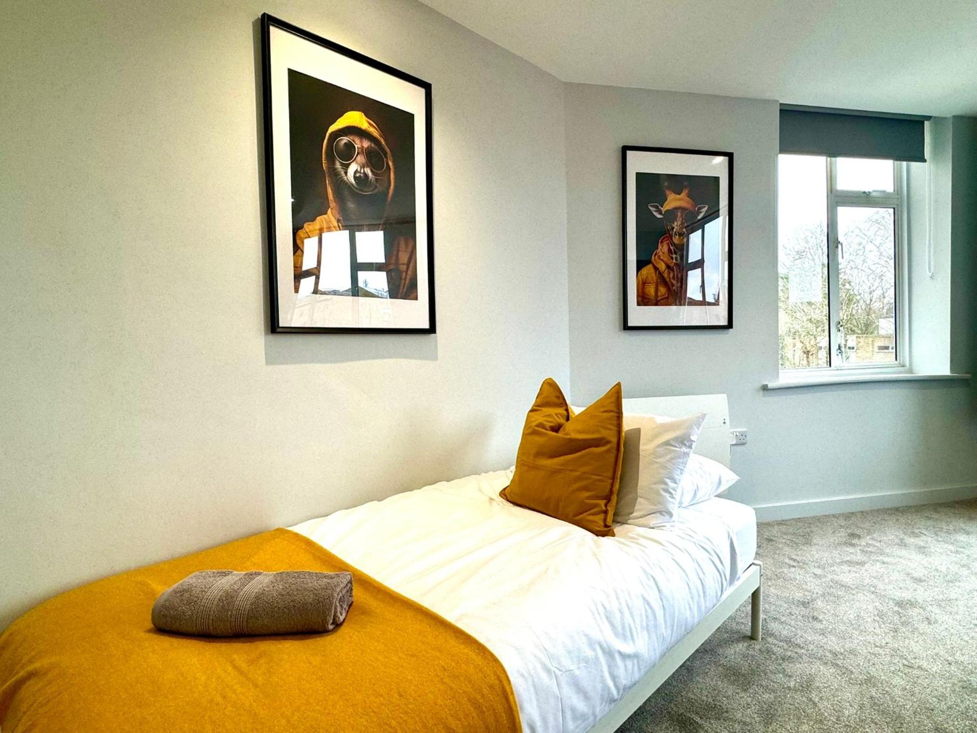 Apartment Incredible Large 3 Bedroom - Sleeps 8! Bournemouth