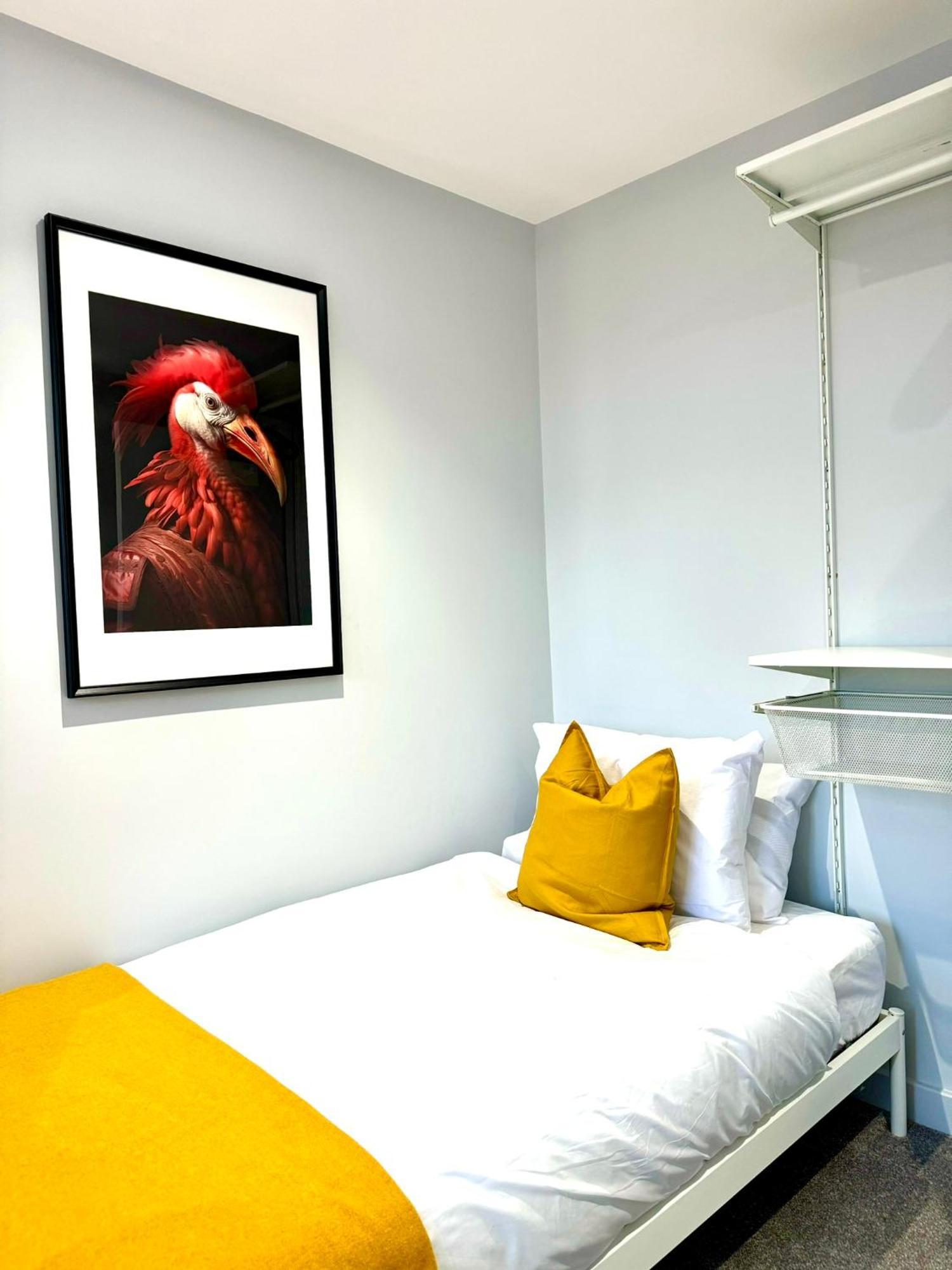 Apartment Incredible Large 3 Bedroom - Sleeps 8! Bournemouth