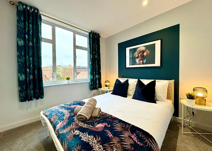 Incredible Large 3 Bedroom Apartment - Sleeps 8!
